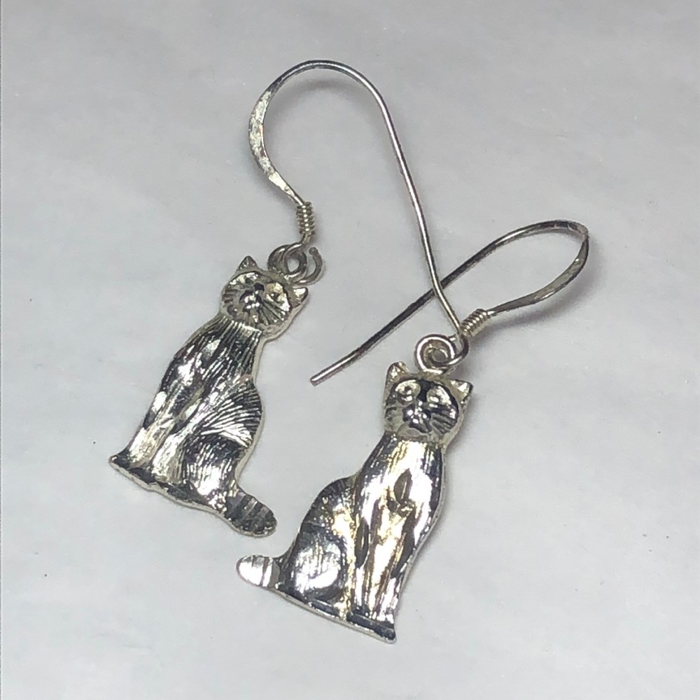 Sterling Sitting Cat Earrings